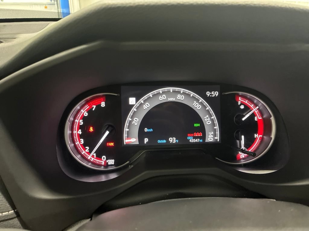 Used 2025 Toyota RAV4 XLE AWD/4WD image 19