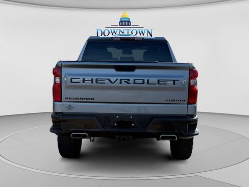 Used 2025 Chevrolet Silverado 1500 Custom Trail Boss w/ LPO, Dark Essentials Package AWD/4WD image 4
