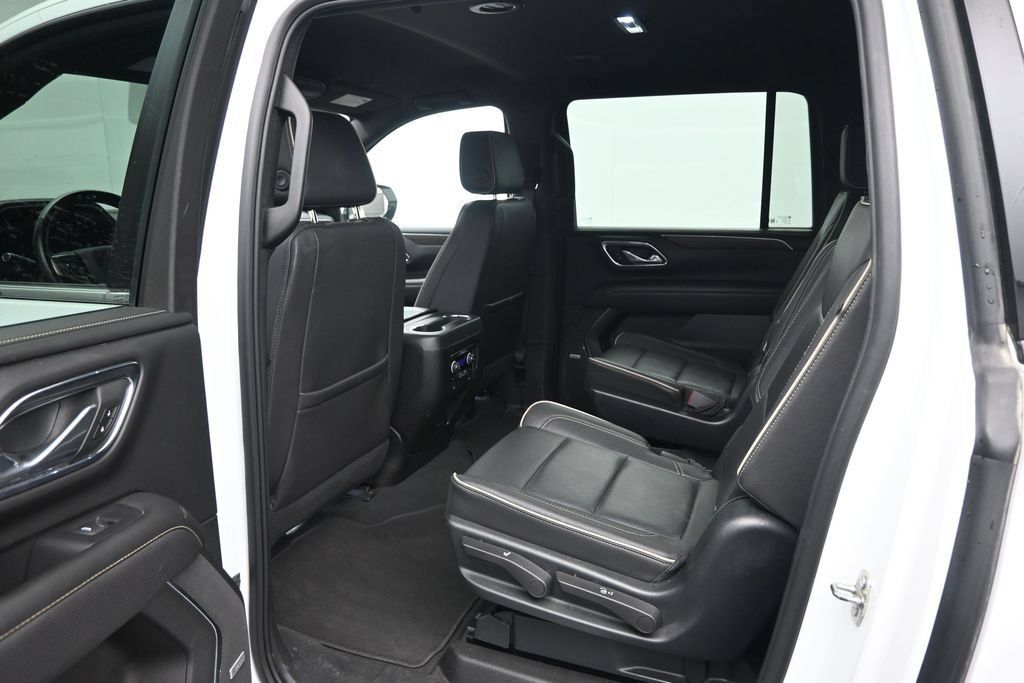 Used 2023 Chevrolet Suburban Premier AWD/4WD image 26