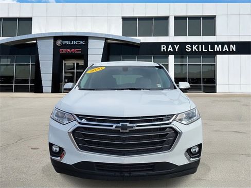 Used 2020 Chevrolet Traverse LT image 2