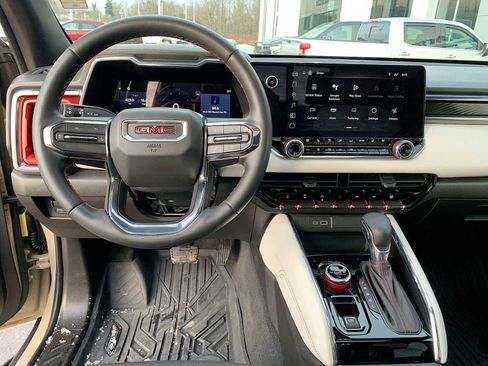 Certified 2024 GMC Canyon AT4X image 20