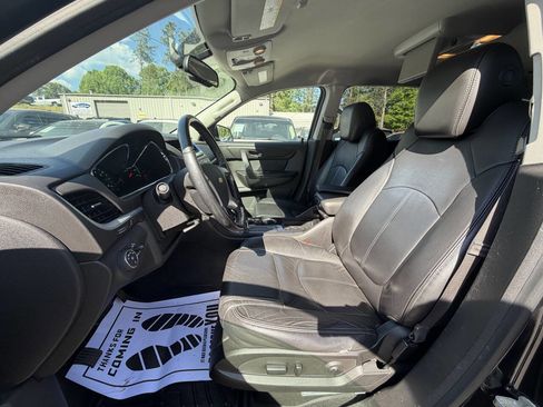 Used 2015 Chevrolet Traverse LT FWD image 12