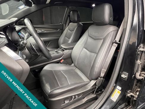 Used 2022 Cadillac XT5 Sportv w/ LPO, ONYX Package image 3