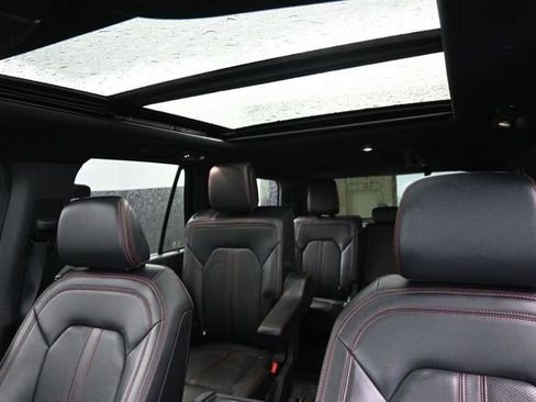 Used 2024 Ford Expedition Limited AWD/4WD image 17