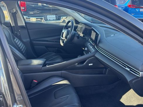 Used 2024 Hyundai Elantra Limited image 18