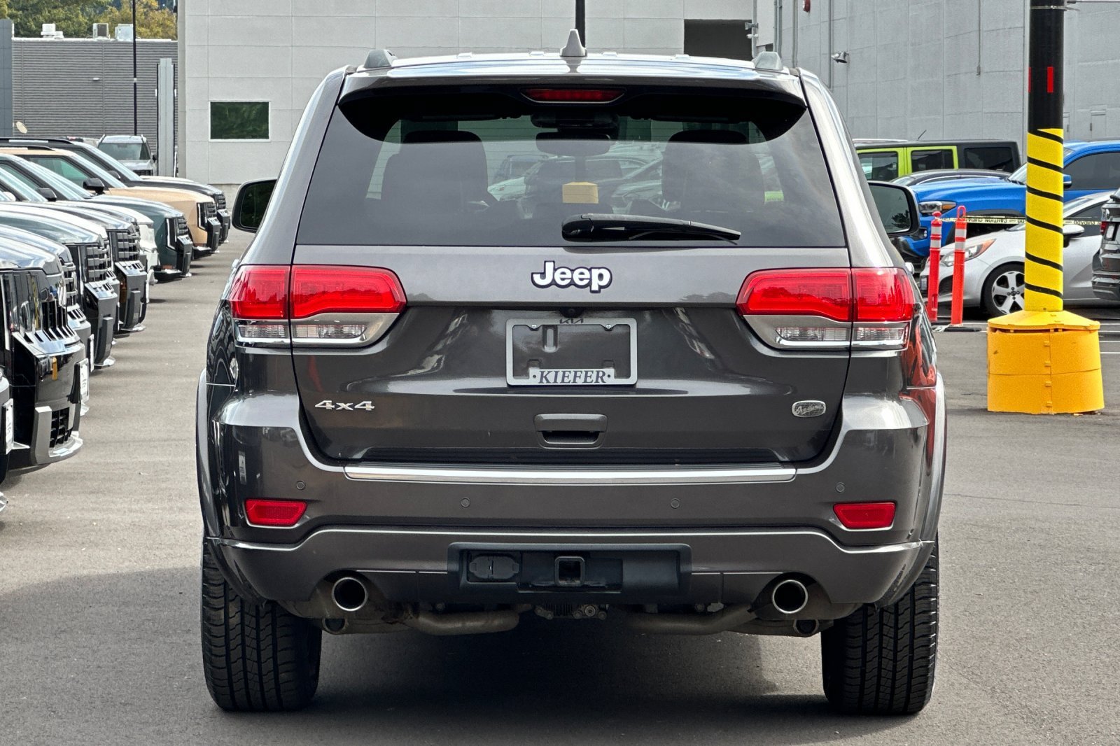 Used 2019 Jeep Grand Cherokee Overland AWD/4WD image 5