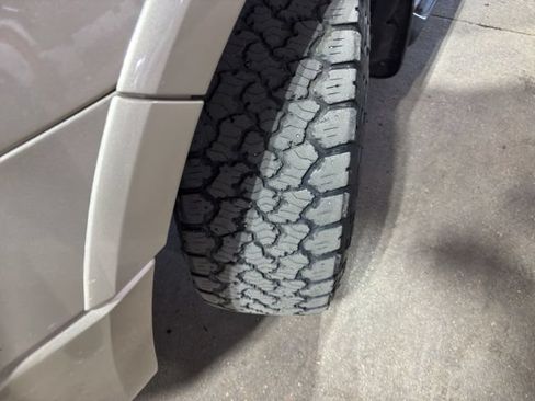 Used 2017 Ford Expedition EL XLT w/ Equipment Group 202A AWD/4WD image 21