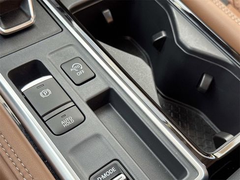 Used 2024 Nissan Pathfinder Platinum w/ Cargo Package image 28