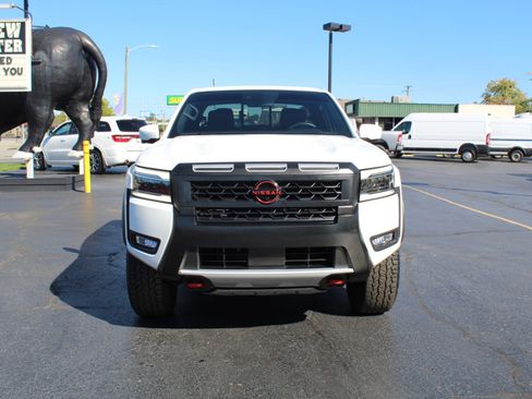 Used 2025 Nissan Frontier PRO-4X w/ Pro Premium Package image 2