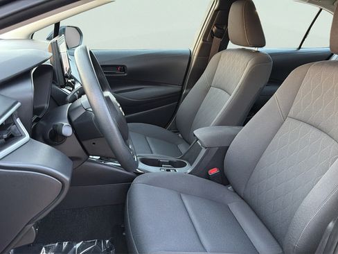 Used 2025 Toyota Corolla LE FWD image 10