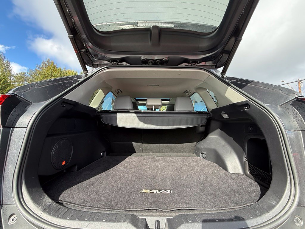 Used 2019 Toyota RAV4 Limited AWD/4WD image 11