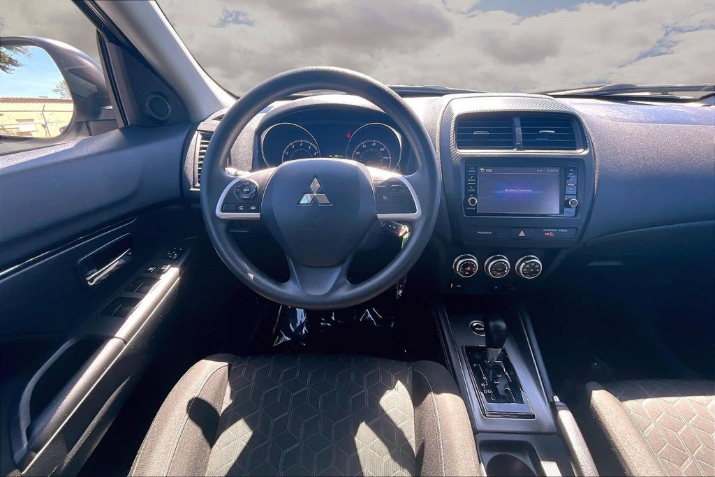 Used 2025 Mitsubishi Outlander Sport ES AWD/4WD image 8