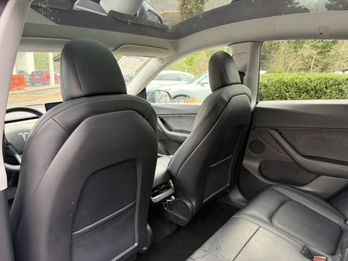 Used 2021 Tesla Model Y Long Range image 32