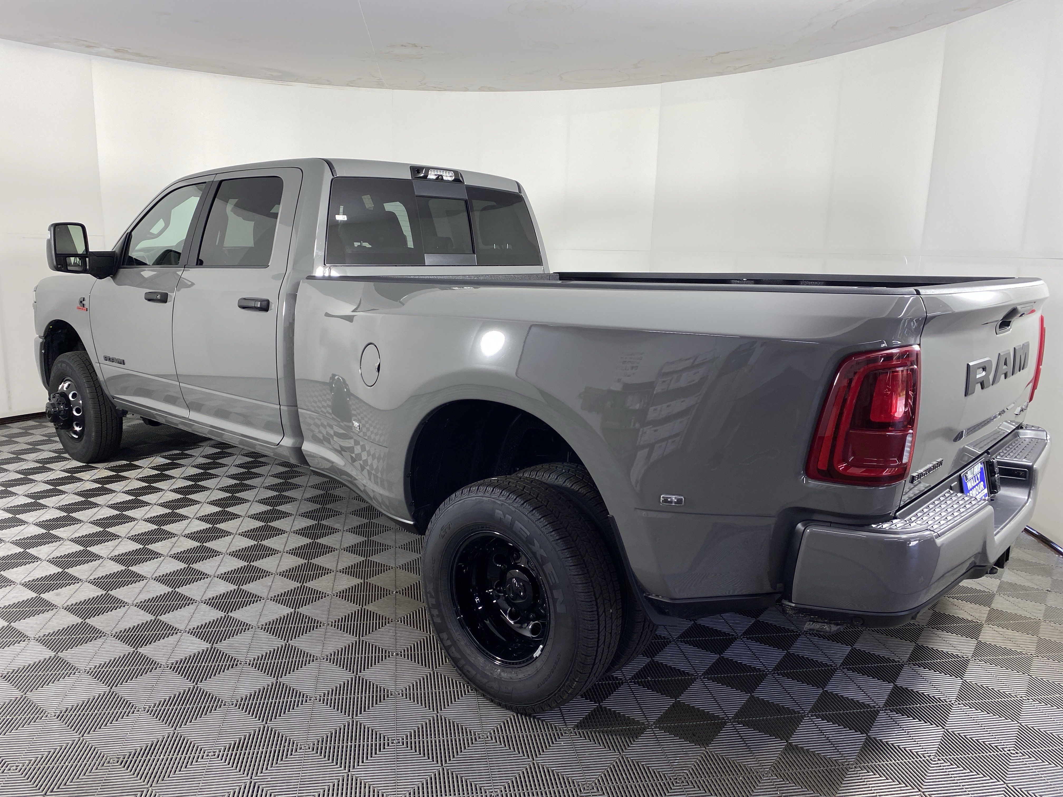 New 2027 RAM 3500 Big Horn AWD/4WD image 7
