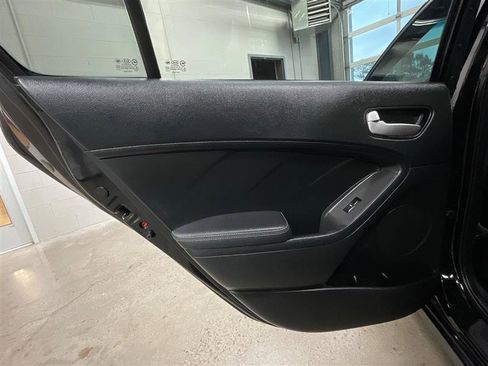 Used 2018 Kia Forte LX image 16