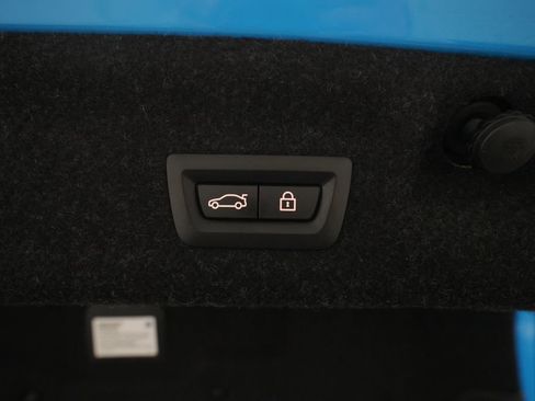 Used 2022 BMW M4 Competition w/ M Carbon Exterior Package RWD image 15