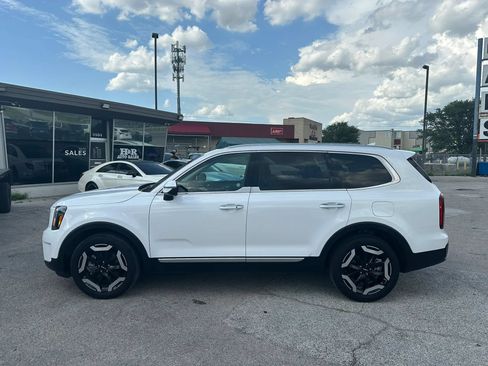 Used 2025 Kia Telluride S AWD/4WD image 2