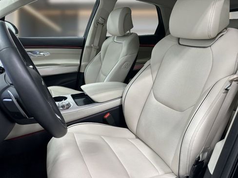 Certified 2026 Genesis GV70 2.5T Advanced AWD/4WD image 7