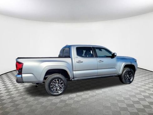 Used 2020 Toyota Tacoma SR5 image 8