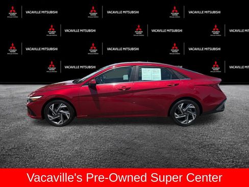 Used 2024 Hyundai Elantra Limited FWD image 3