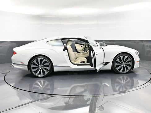 Used 2024 Bentley Continental GT image 34