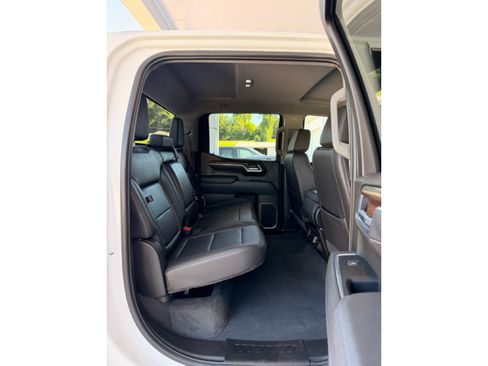 Used 2025 GMC Sierra 1500 SLT AWD/4WD image 15