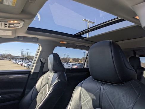 Used 2022 Toyota Highlander Platinum image 27