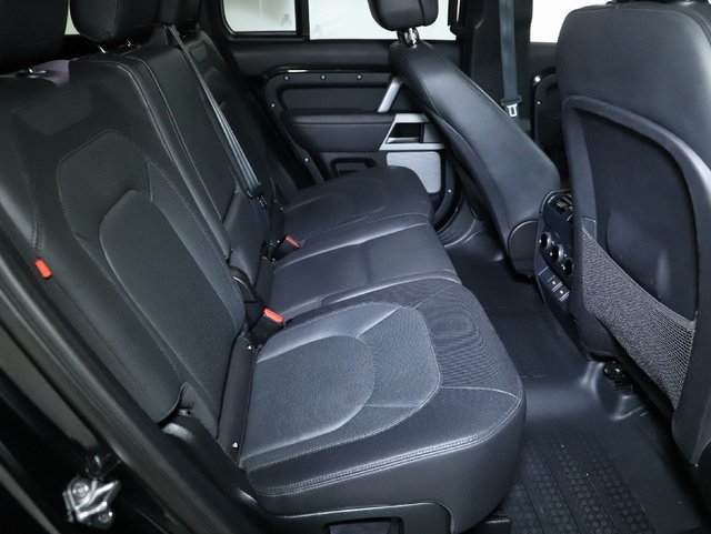 Used 2023 Land Rover Defender 130 X-Dynamic SE AWD/4WD image 32