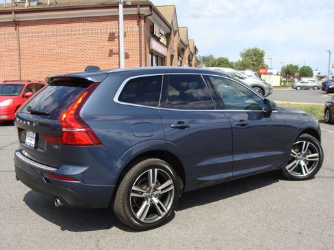 Used 2021 Volvo XC60 T5 Momentum w/ Premium Package AWD/4WD image 6
