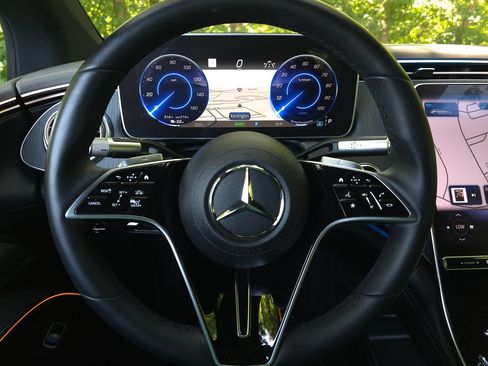 Used 2023 Mercedes-Benz EQS 450+ 4MATIC Sedan image 31