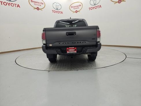 Used 2021 Toyota Tacoma TRD Sport w/ Technology Package AWD/4WD image 7