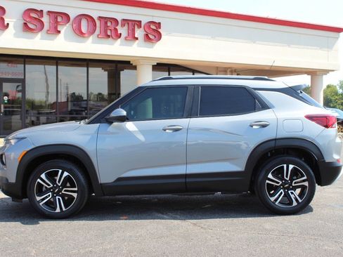 Used 2023 Chevrolet TrailBlazer LT w/ Convenience Package image 6