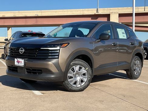 New 2026 Nissan Kicks S image 2