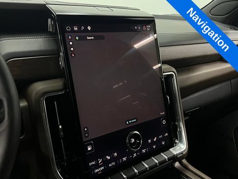 Used 2025 GMC Yukon Denali Ultimate AWD/4WD image 4