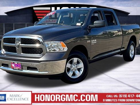 Used 2021 RAM 1500 Classic SLT AWD/4WD image 3