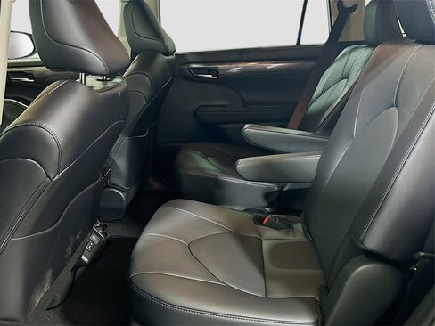 New 2026 Toyota Highlander Limited image 24