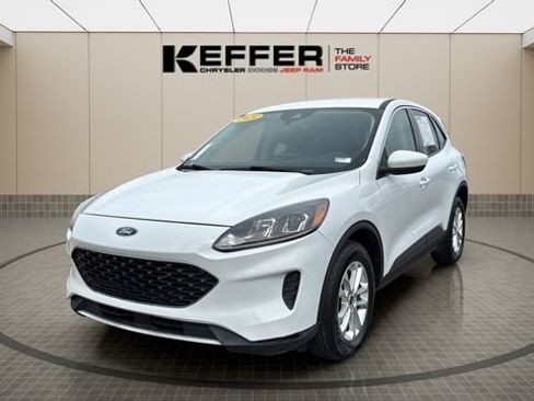 Used 2020 Ford Escape SE image 1