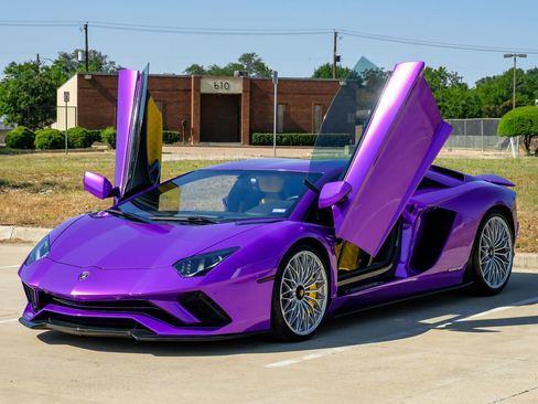Used 2018 Lamborghini Aventador S AWD/4WD image 7