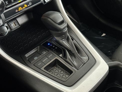 Used 2025 Toyota RAV4 XLE FWD image 19