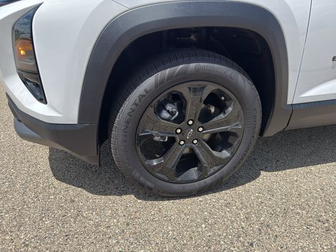 New 2026 Chevrolet Equinox LT AWD/4WD image 8