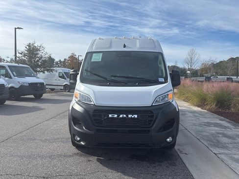 Used 2025 RAM ProMaster 2500 w/ Convenience Group image 10