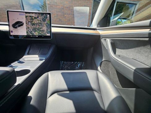 Used 2023 Tesla Model Y Long Range AWD/4WD image 56