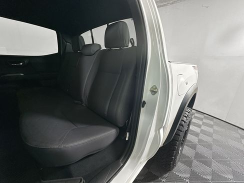 Used 2018 Toyota Tacoma TRD Off-Road AWD/4WD image 26