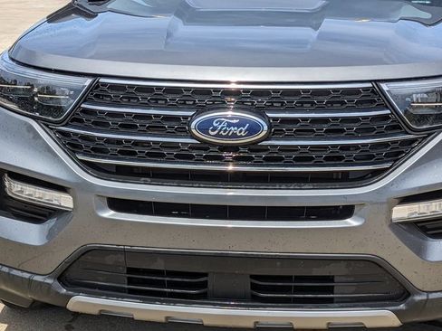 Used 2023 Ford Explorer XLT w/ Equipment Group 202A AWD/4WD image 9