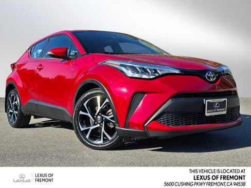 Used 2021 Toyota C-HR XLE image 1