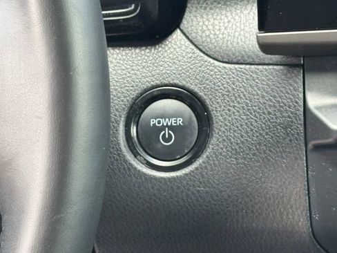 Used 2025 Toyota Camry Hybrid FWD image 25