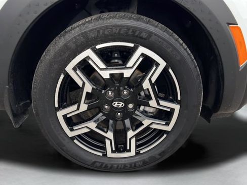 Certified 2025 Hyundai Santa Cruz Limited AWD/4WD image 34