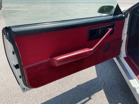 Used 1987 Chevrolet Camaro Z28 RWD image 17