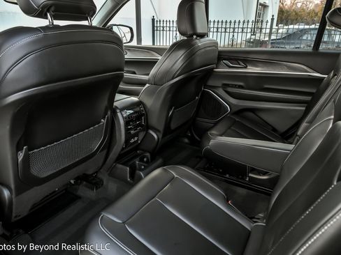 Used 2022 Jeep Grand Cherokee L Limited image 20