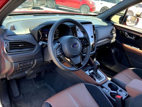 Used 2025 Subaru Forester Touring AWD/4WD image 17